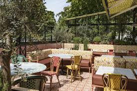 Un restaurant c'est top, mais un restaurant avec terrasse à paris c'est encore mieux. 5 Adresses Pour Dejeuner En Terrasse Avec Les Enfants A Parisles Louves