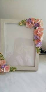 Hay muchos lugares que puedes aprovechar para decorar con marcos. 78 Ideas De Porta Fotos En 2021 Marcos De Cuadros Marcos Para Espejos Portaretratos Decorados