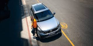 The wheelbase of 2.56 meters is a few millimeters higher than. Vw Tiguan R Line Geschaftskundenangebot Hahn Gruppe