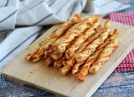 20 Recettes De Feuilletes Pour Un Aperitif Croustillant Recette Feuillete Recette Apero Facile Torsade Feuillete