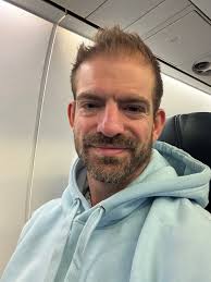 James Q Quick (@jamesqquick)