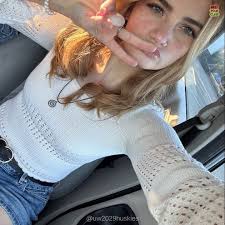 heyy, i'm kaylin and im committed to UW with the intended major of biology  for pre med! i am so excited to meet new people and i will be rushing in the