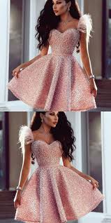 Fai shopping su floryday per rosa abiti donna alla moda a prezzi convenienti. Sweetheart Abito Da Ballo Corto Con Perline Rosa Con Piume Abiti Rosa Innamorato Per Abiti Abiti Rosa Vestiti Rosa