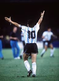 Lucas alario jugará en el bayer leverkusen y posó con la camiseta. Diego Maradona Weltmeisterschaft 1990 Bild Kaufen Verkaufen