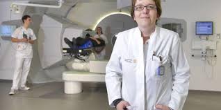 Protonentherapie is een bestralingstechniek die sinds 2018 in het umcg aangeboden wordt. Hundert Krebspatienten Im Ersten Jahr Behandelt Protonentherapie Am Uniklinikum Dresden Zeigt Erfolge Dnn Dresdner Neueste Nachrichten