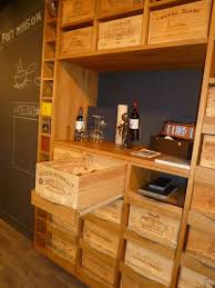 Dado que el uso de los pallets reciclados se ha extendido a nivel mundial, hoy vamos a ver algunas ideas para decorar cajas de madera algo más pequeñas que los pallets. Ideas Para Reciclar Una Caja De Vino 30 Fotos Inspirate