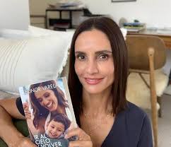 Leonor varela was born on december 29, 1972 in santiago de chile, chile, the daughter of leonor palma, a massage therapist, and francisco varela (francisco javier. Ir Al Cielo Y Volver El Libro Donde Leonor Varela Relata El Camino Con Su Hijo Matteo El Periodista Online