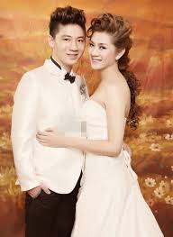 Sự nghiệp của anh bắt đầu rộng mở khi bài hát ở phương đó. Lam Khanh Chi Tá»« Ca SÄ© Ä'iá»ƒn Trai Ä'áº¿n Co Dau Chuyá»ƒn Giá»›i Vnexpress Giáº£i Tri