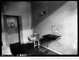 La Prison De Fresnes Interieur D Une Cellule Photographie De Presse Agence Meurisse 1 Interieur Prison Photographie