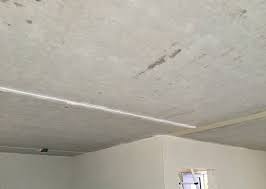 Decke verspachteln oder verputzen oder beides. Stahlbetondecke Im Neubau Decke Verputzen Spachteln Und Streichen