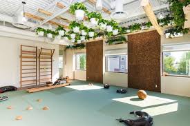 Gyms Across The Country Are Getting An Eco Friendly Makeover Gym Design Interior Eco Friendly Office Gym Interior