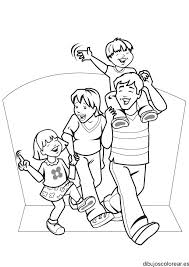 Por eso he incluido imagenes para colorear de una familia extensa. Dibujo De Una Familia En La Playa
