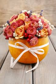 The decoration, a giant shell which she suggests filling with different decorations depending on the season, was mocked online as many people found it ugly. How To Make A Simple Thanksgiving Centerpiece Fashion Cleaners