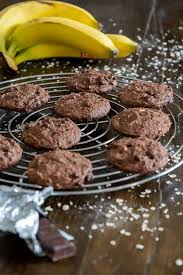 Cookies Banane Chocolat Et Un Peu De Rhum Recette En 2020 Banane Chocolat Cookies Banane Alimentation