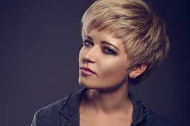 The hairstyle works for you in more levels than one. 15 Cute Short Hairstyles And Haircuts For Girls