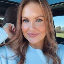 Congratulations to the 12 HCS seniors who were among those receiving the  "Good Citizens Award" from the Theodosia Burr Chapter of the Daughters of  the American Revolution! Socastee High senior Ryleigh-Caroline Williams (