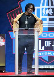 Edgerrin tyree james is an american former professional football player who was a running back in the national football league for 11 season. N14e1lixeyedhm