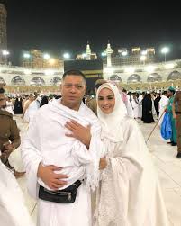 Foto travel umroh artis