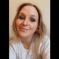 Ellie Thornton's Instagram, Twitter & Facebook