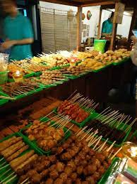 Pendopo Lawas Alun2 Utara Ide Makanan Buah Segar Makanan Dan Minuman