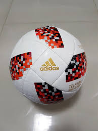 Terbukti dengan banyaknya masyarakat yang rela mengorbankan jam tidurnya hanya untuk. Jual Bola Kaki Adidas Telstar Piala Dunia 2018 Bola Sepak Adidas Telstar 2018 Di Lapak Sport88 Bukalapak