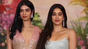 Find janhvi kapoor news headlines, photos, videos, comments, blog posts and opinion at the indian express. Janhvi Kapoor Spends More Money Than Khushi Kapoor Khushi More Likely To Get Married First Filmibeat