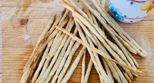 Grissini fatti in casa col rosmarino. Bimbieforchette Ricette Da Fare In Casa Con I Bimbi I Grissini Fatti In Casa