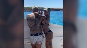 Ota yhteyttä sivuun theo hernández messengerissä. Theo Hernandez In Love My Best Views Marca In English