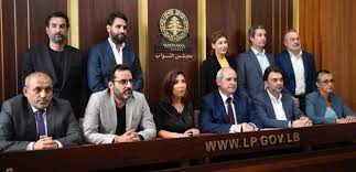 عامٌ على دخول نوّاب التغيير الى البرلمان.. فرّقتهم التباينات فهل يجمعهم اسم  صلاح حنين؟