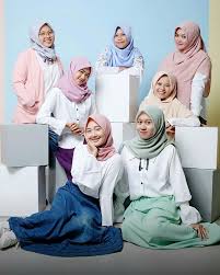 Melayani jasa foto prewedding, wedding, model dan siap mengabadikan momen spesial anda nb : 30 Zz Ideas Studio Photography Fashion Casual Hijab Outfit Hijab Style Casual