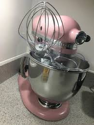 A urmat un proces continuu de rafinare, perfecționare și inovație, care a dus la mixerul cu suport artisan de toate electrocasnicele mici kitchenaid sunt însoțite de o garanție care protejează clienții împotriva oricărui defect de fabricație. Mixer Tilt Head 4 8l Artisan With Accessories Kitchenaid