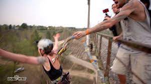 Das duell um die welt 2021 mit neuen folgen und duellen » alle infos, clips und news Charlotte Roche Bungee Jumping