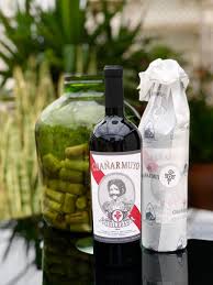 En el año 2010 decidí comprar uvas de mi padre y hacer vino de calidad que lleva el nombre de mi familia. Chanarmuyo 5 Hileras Un Vino Caudillo Revista Random 2 0