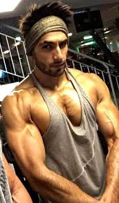 Ranveer Singh Wiki Age Girlfriend Wife Family Biography More Wikibio Ranveer singh, priyanka chopra and arjun kapoor visit the sets of the hit comedy show to promote their upcoming film gunday make merry with host kapil sharma and other cast members.