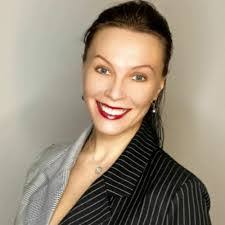 Renata George's Instagram, Twitter & Facebook