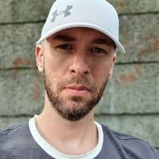 Adam Pacha's Instagram, Twitter & Facebook