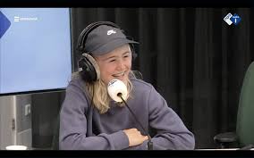 Inevitable from the start of her skateboarding career, it was quite difficult to keep her away from skateboard. Keet Oldenbeuving Op Radio 1 Over De Olympische Spelen Flatspot Magazine
