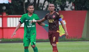 Bertinggi badan 170 cm dan berat 65 kg. Tak Bermain Jadi Penyerang Ini Posisi Baru Ferdinand Sinaga