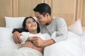 15 merk baby cologne yang bagus dan wanginya tahan lama. Posisi Tidur Saat Hamil Muda Dapat Mempengaruhi Perkembangan Janin Theasianparent Indonesia
