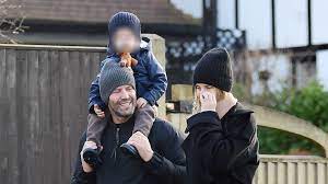 Jason statham lebenslauf und steckbrief. Seltene Pics Jason Statham Ist Mit Rosie Und Sohn Unterwegs Promiflash De