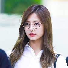 丸メガネ似合う ツゥイ twice かわいい 韓国 twice ツウィ メガネ女子 眼鏡 女子