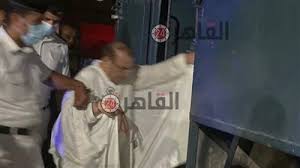 تغطية خاصة أجراها تليفزيون اليوم السابع، حول إلقاء الأجهزة الأمنية القبض على رجل الأعمال حسن راتب، تنفيذا لقرار النيابة العامة بضبطه، بعدما كشفت التحقيقات التى تجريها سلطات التحقيق مع النائب البرلمانى السابق علاء حسانين الشهير بنائب الجن والعفاريت. Xwk Swjyeryqvm