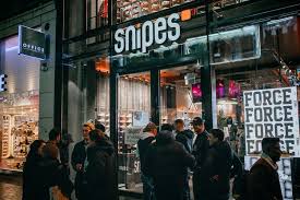 Usa @snipes su instagram per partecipare. Snipes Opens New Flagship Store In Cologne Sneakers Magazine