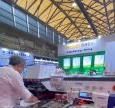 Makina automatike për vendosjen e xhepave – produktivitet maksimal, zero  gabime., Kjo linjë industriale bën vendosjen e xhepave me precizion  milimetrik, shpejtësi të lartë dhe kontroll të plotë ...