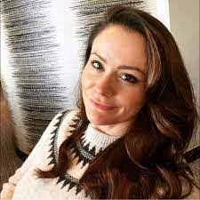 Glynis Benson's Instagram, Twitter & Facebook