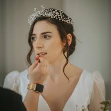REBECCA 🤍👰🏻‍♀️ I had such a lovely morning getting Rebecca ready for her  wedding day Hair @bohoandbridal Photographer @tomhphoto Venue  @hedinghamcastle #bride #bridetobe #bridalmakeup #bridalmakeupartist  #wedding #weddingmakeupartist ...