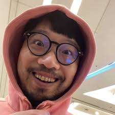 我一直很好奇，史艾瑪這樣自己突然脫內衣，男生怎麼可能會有感覺？ 一下看光光是不是很沒有氣氛、也沒有美感？ 這樣男生真的會上鉤嗎？😆  如果身材不是剛好你喜歡的類型，這樣是不是更沒感覺？ （來自直女真心的疑問）