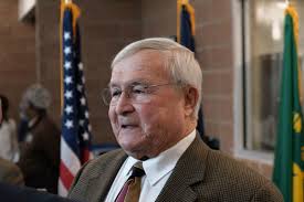 Brooks Patterson apologizes for 'Klan' remark