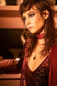 Emily Moon's Instagram, Twitter & Facebook