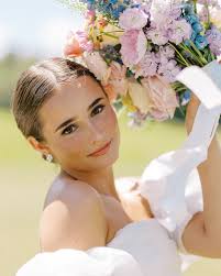 incredibly thankful for what 2024 has brought me and the opportunity I've  had, all while being a new momma to my daughter. feeling all the creative  juices flowing rn and super excited